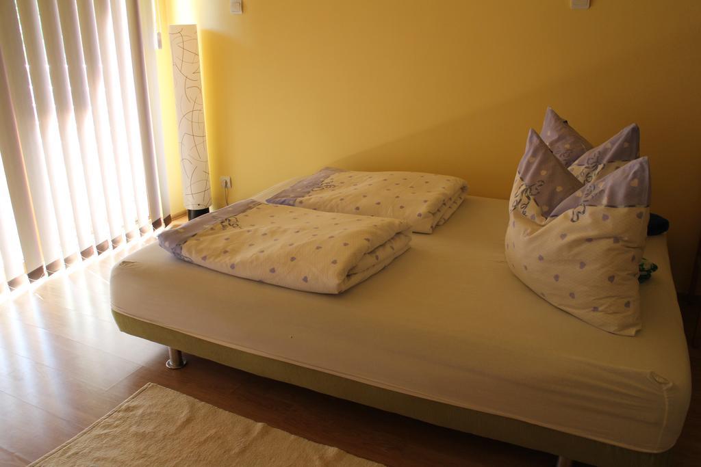 Mandarin Wellness Apartman Siofok Oda fotoğraf